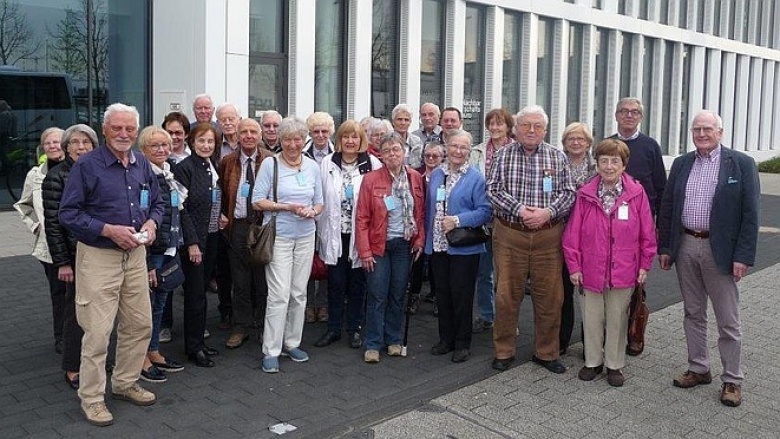 CDU-Senioren beim Düsseldorfer Flughafen auf Besichtigungstour