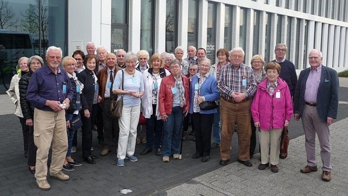 CDU-Senioren beim Düsseldorfer Flughafen auf Besichtigungstour